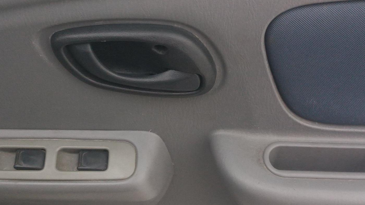 2014 Maruti Alto K10 VXI, CNG, Manual, 65,413 km, Driver Side Door Panels Control