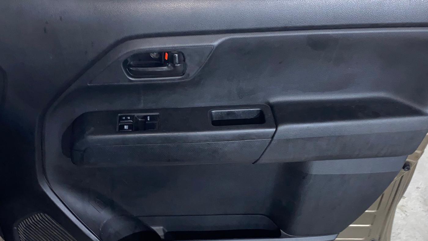 2022 Maruti New Wagon-R LXI CNG (O) 1.0, CNG, Manual, 47,372 km, Driver Side Door Panels Control