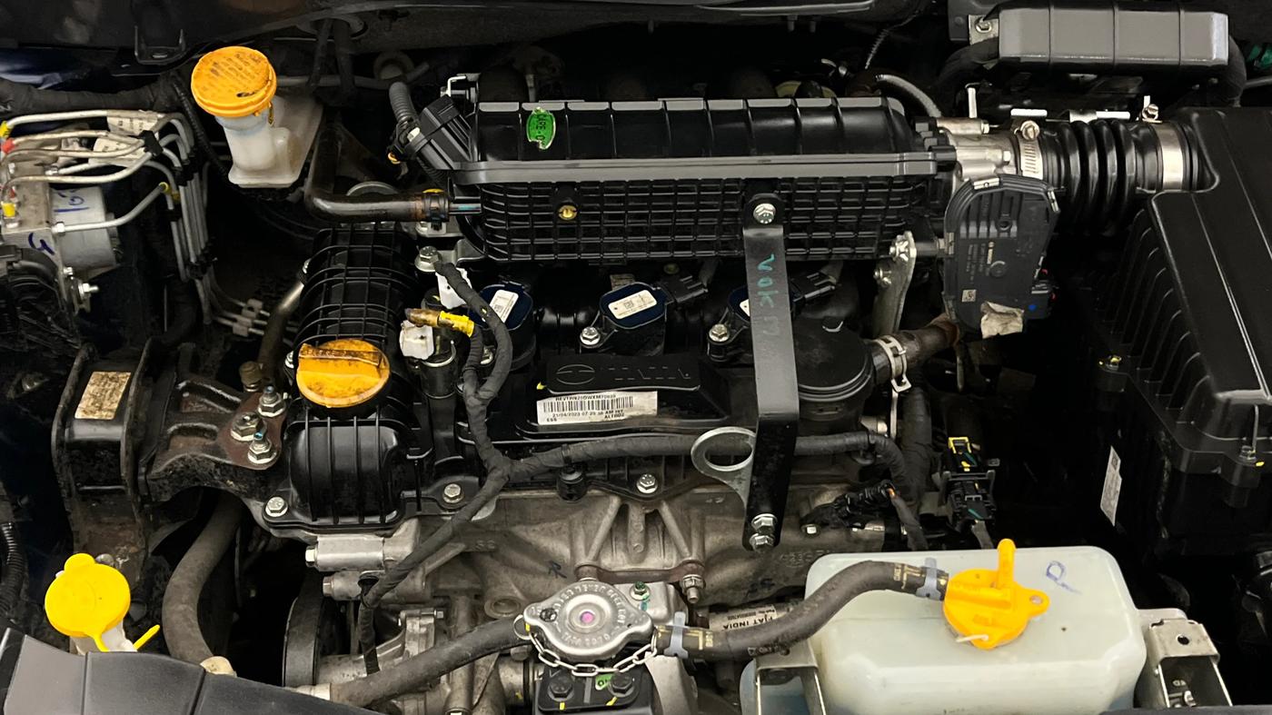 2023 Tata ALTROZ XZ PLUS PETROL, Petrol, Manual, 19,861 km, Engine View - Right