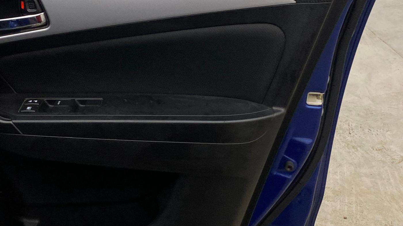 2022 Maruti Vitara Brezza ZXI PLUS AT DUAL TONE SHVS, Petrol, Automatic, 29,691 km, Driver Side Door Panels Control