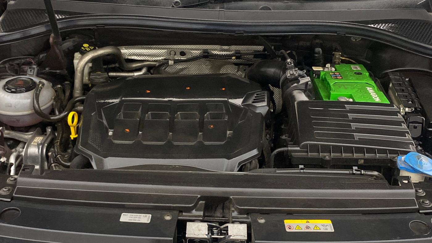 2023 Volkswagen TIGUAN ELEGANCE 2.0 TSI DSG, Petrol, Automatic, 28,207 km, Engine View