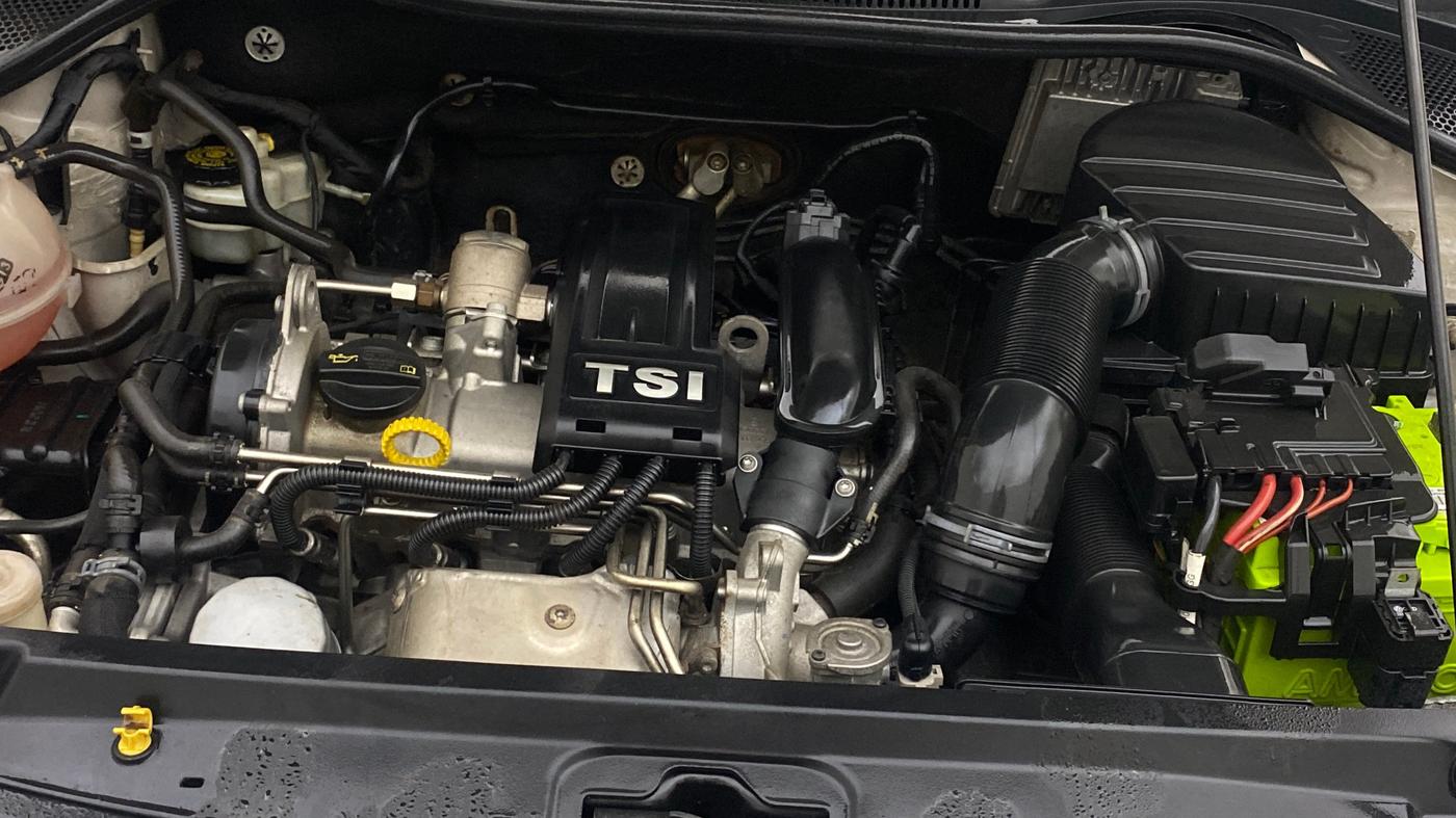 2018 Volkswagen Vento HIGHLINE PLUS 1.2 AT 16 ALLOY, Petrol, Automatic, 99,068 km, Engine View