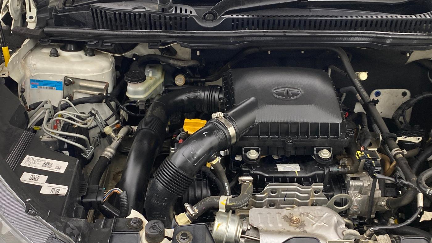 2023 Tata NEXON XZ Plus LUX, Petrol, Manual, 34,354 km, Engine View - Right