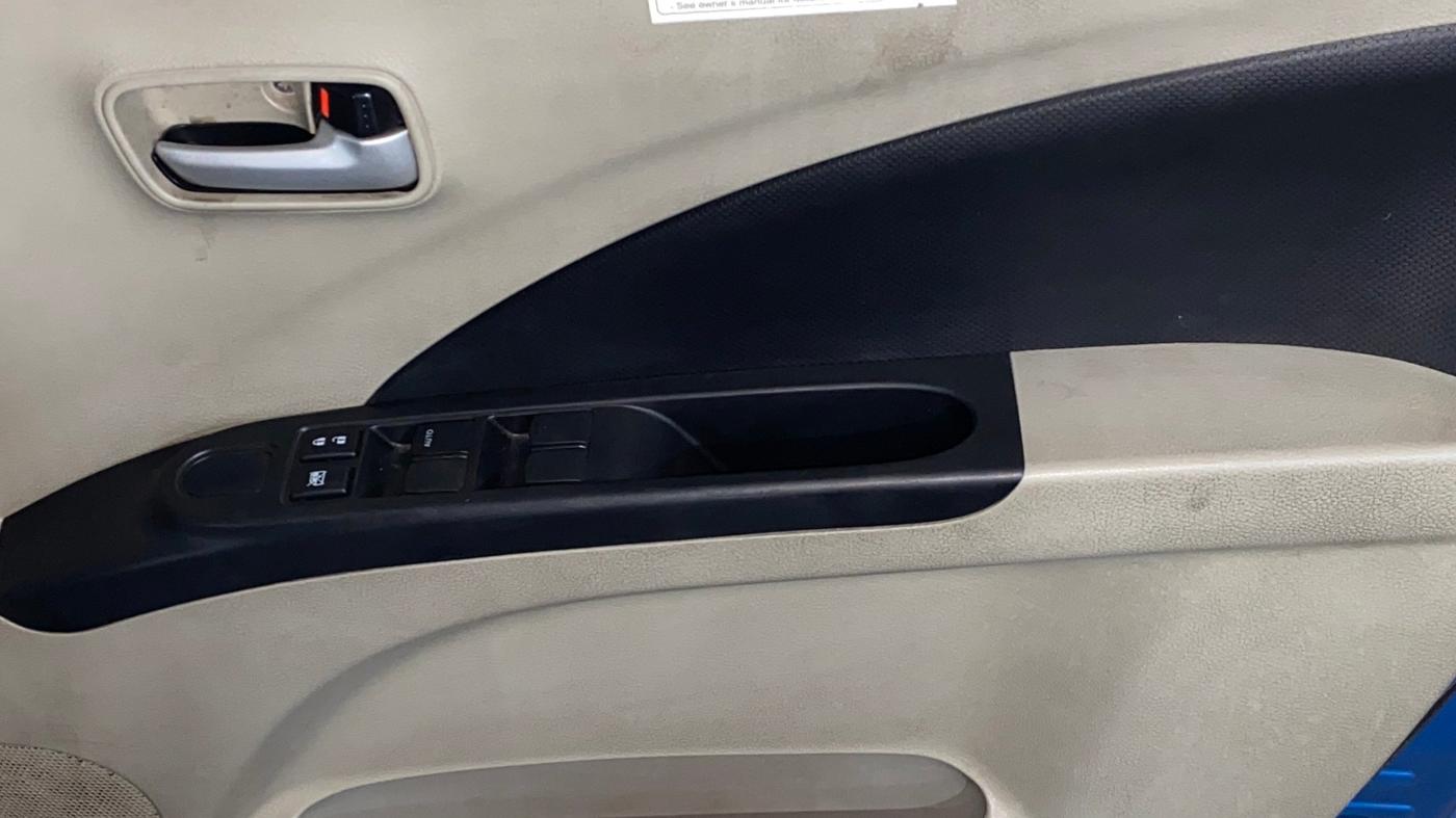 2014 Maruti Celerio VXI AMT, Petrol, Automatic, 28,165 km, Driver Side Door Panels Control