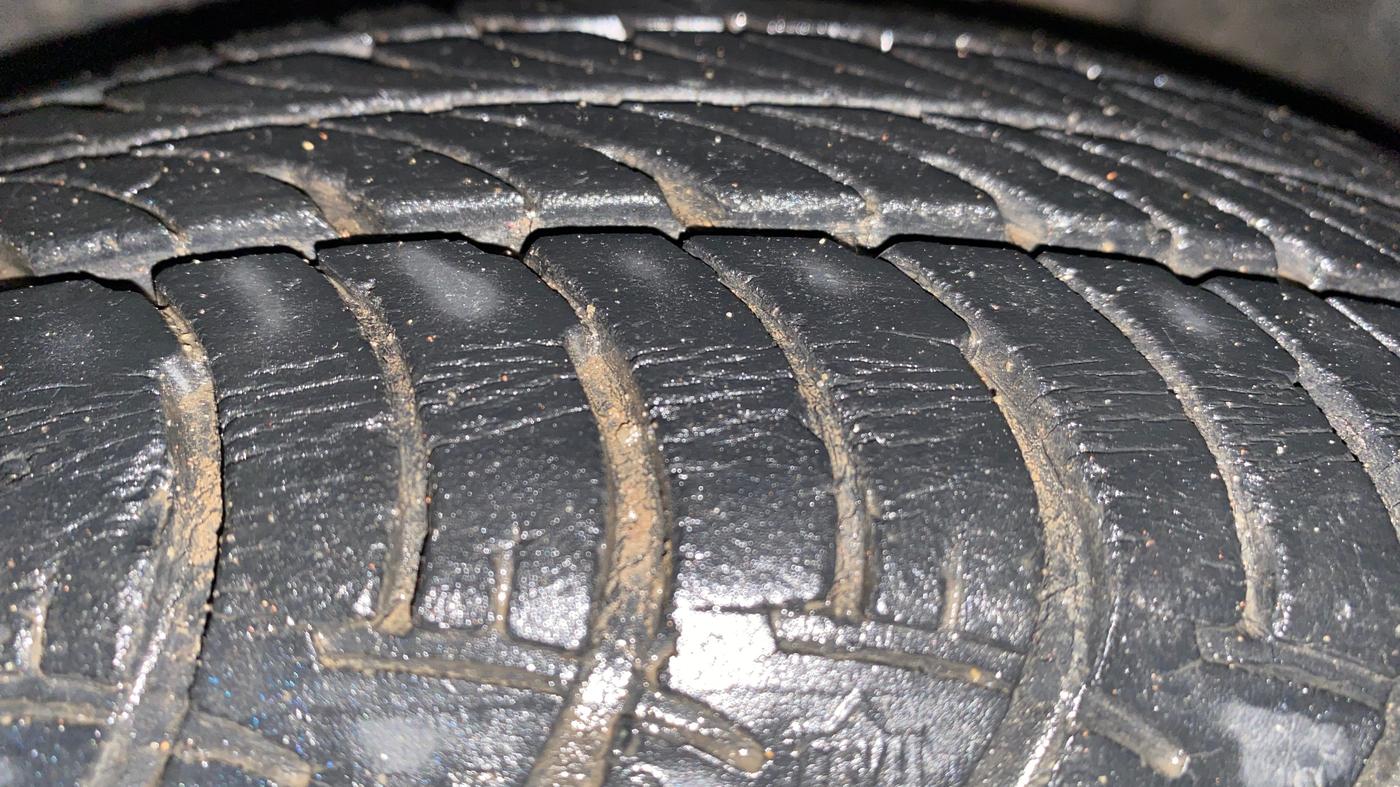 2014 Maruti Celerio VXI AMT, Petrol, Automatic, 28,165 km, Right Front Tyre Tread