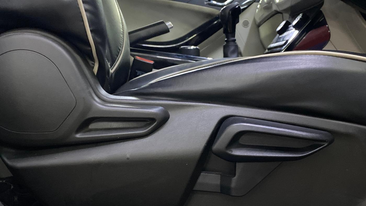 2021 Tata NEXON XZ PLUS PETROL, Petrol, Manual, 18,114 km, Driver Side Adjustment Panel