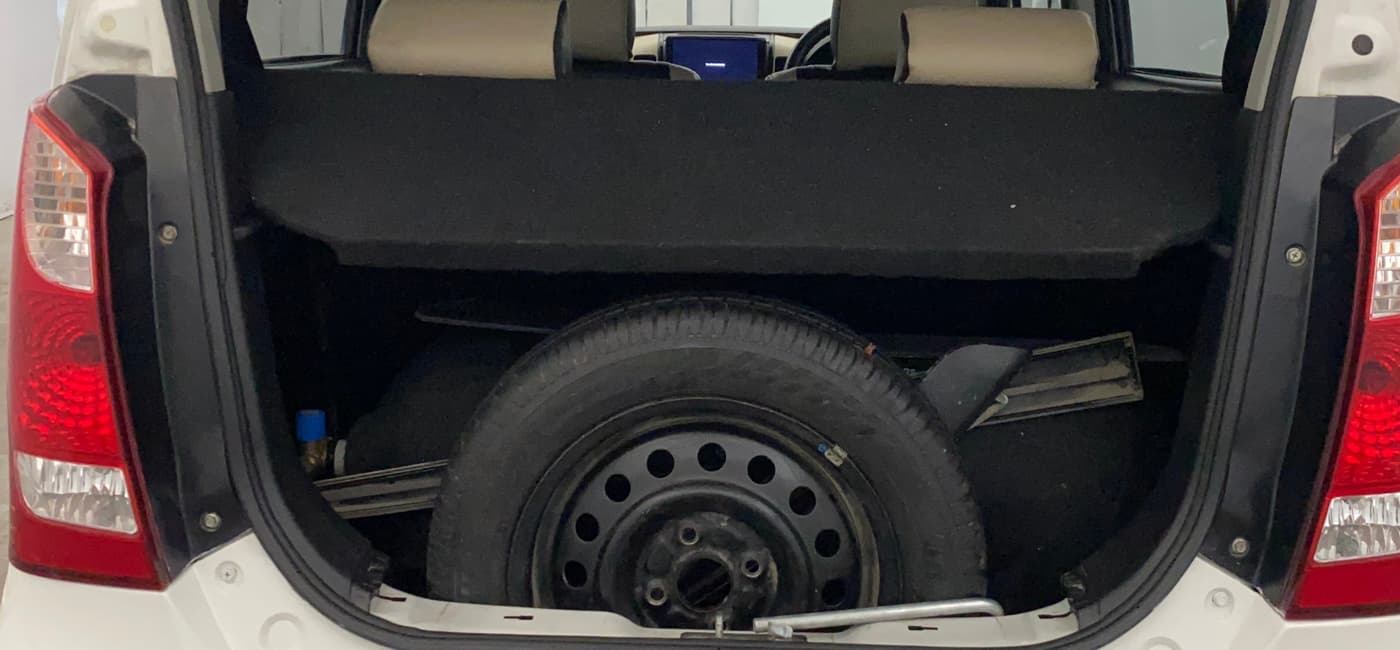 2018 Maruti Wagon R 1.0 VXI AMT, CNG, Automatic, 29,362 km, Boot Inside