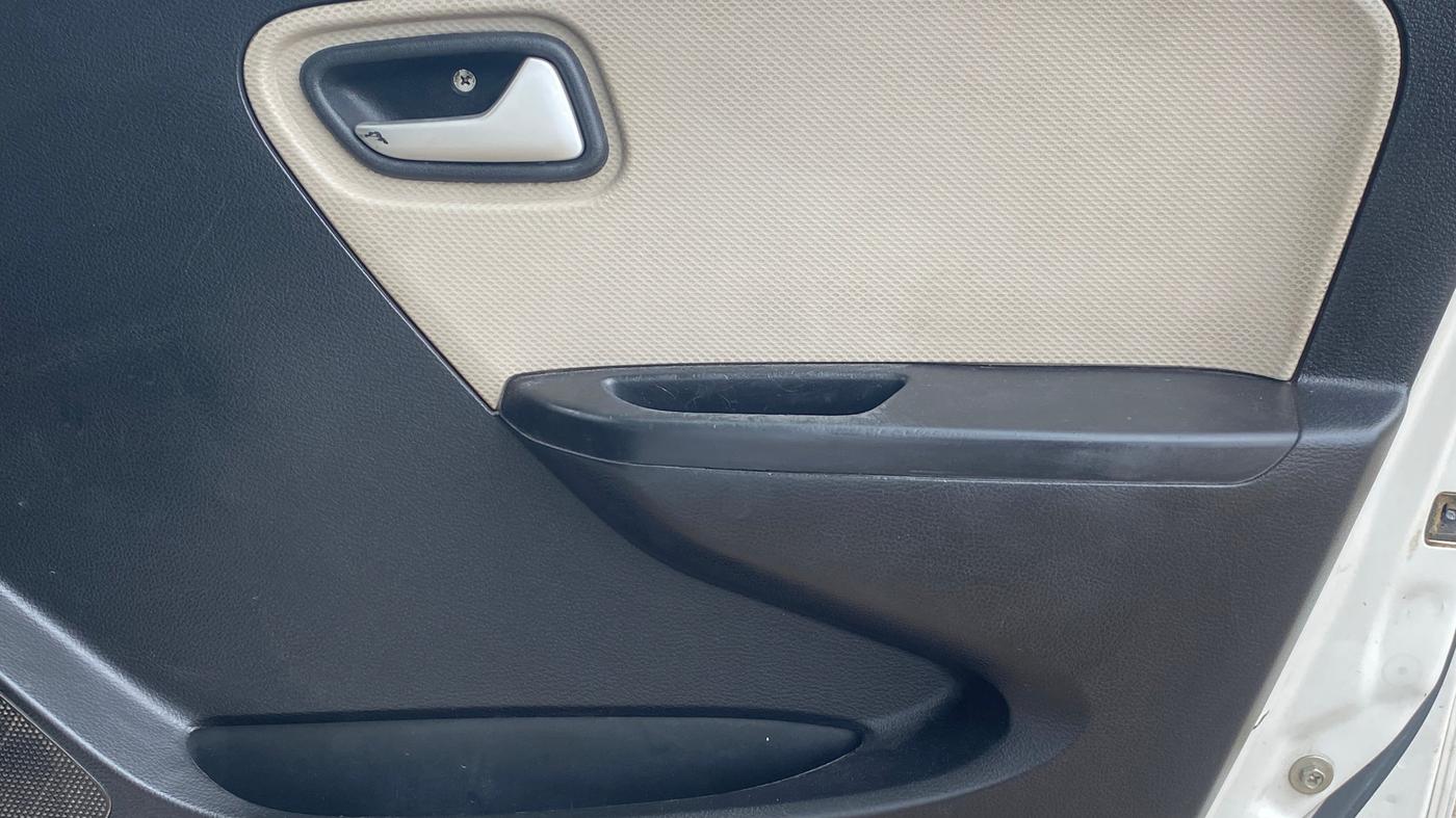 2020 Maruti Alto VXI, Petrol, Manual, 82,460 km, Driver Side Door Panels Control
