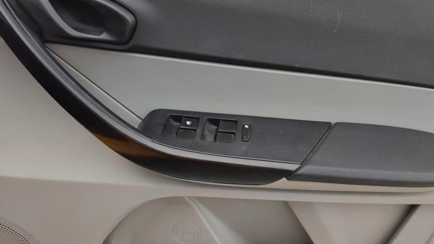 2020 Tata Tiago XT PETROL, Petrol, Manual, 57,829 km, Driver Side Door Panels Control