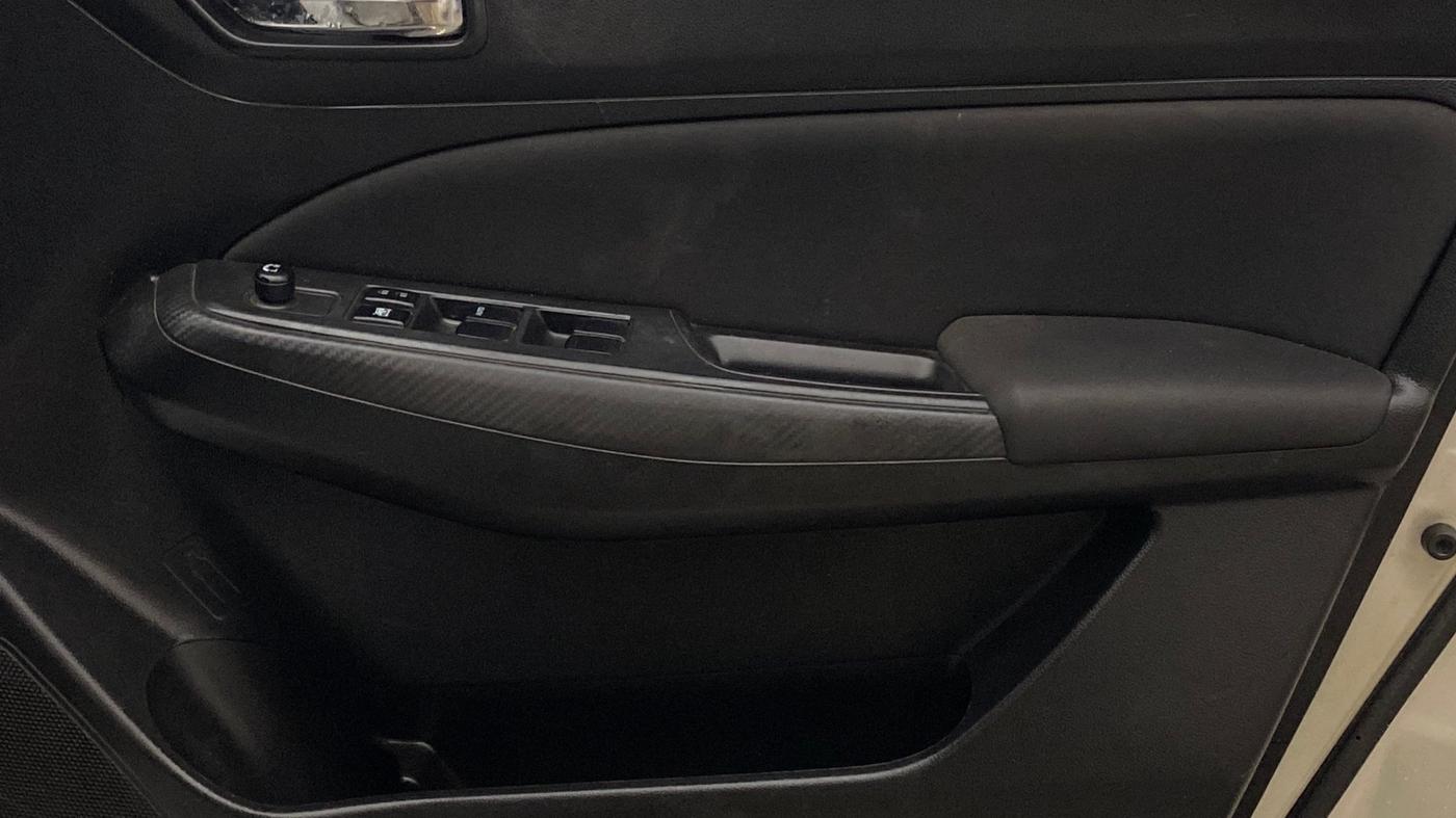 2021 Maruti Swift VXI, Petrol, Manual, 74,982 km, Driver Side Door Panels Control