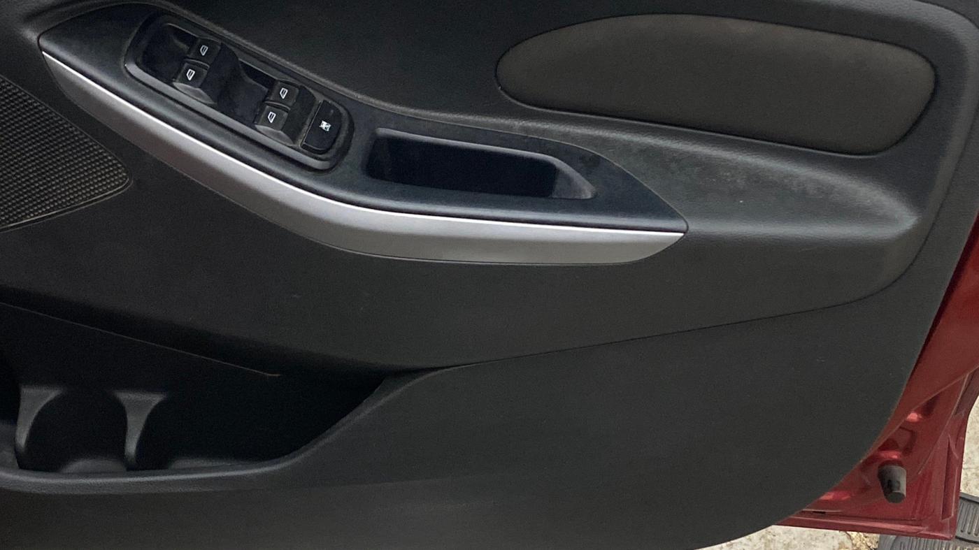 2018 Ford New Figo TITANIUM1.5 DIESEL, Diesel, Manual, 94,069 km, Driver Side Door Panels Control