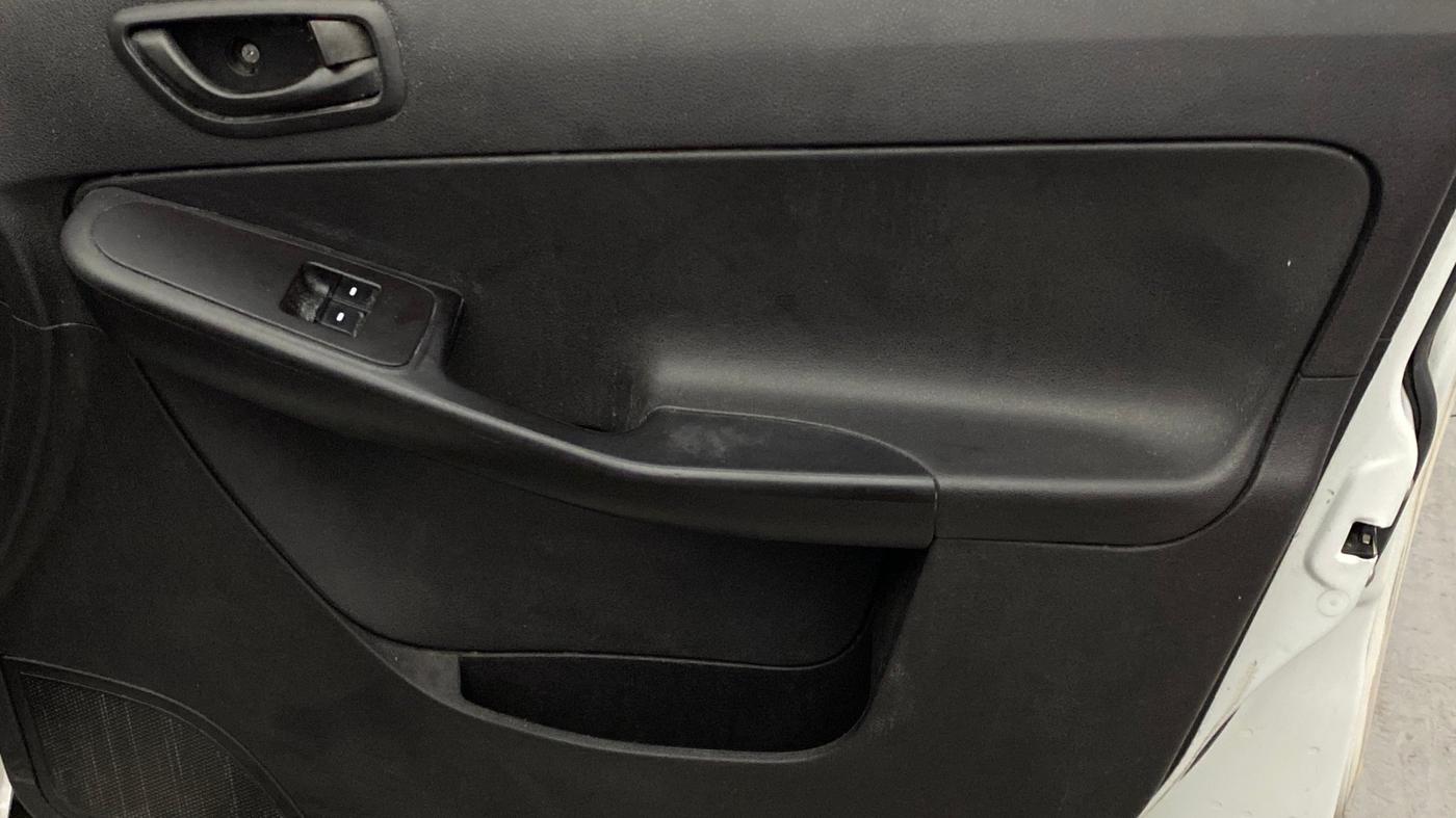 2015 Tata Zest XE PETROL, Petrol, Manual, 77,831 km, Driver Side Door Panels Control