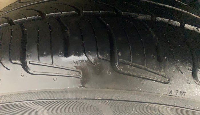 2011 Ford Figo ZXI 1.4 DIESEL, Diesel, Manual, 74,516 km, Left Rear Tyre Tread