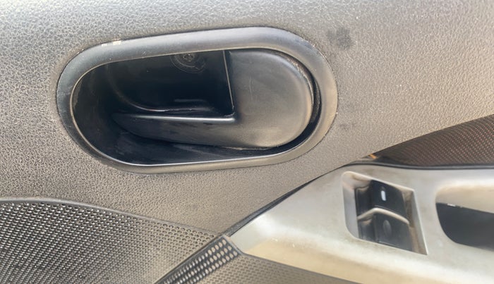 2011 Ford Figo ZXI 1.4 DIESEL, Diesel, Manual, 74,516 km, Driver Side Door Panels Control