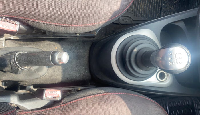 2011 Ford Figo ZXI 1.4 DIESEL, Diesel, Manual, 74,516 km, Gear Lever