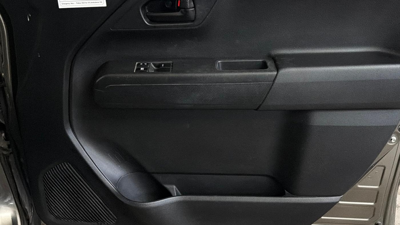 2020 Maruti New Wagon-R LXI CNG (O) 1.0, CNG, Manual, 46,923 km, Driver Side Door Panels Control