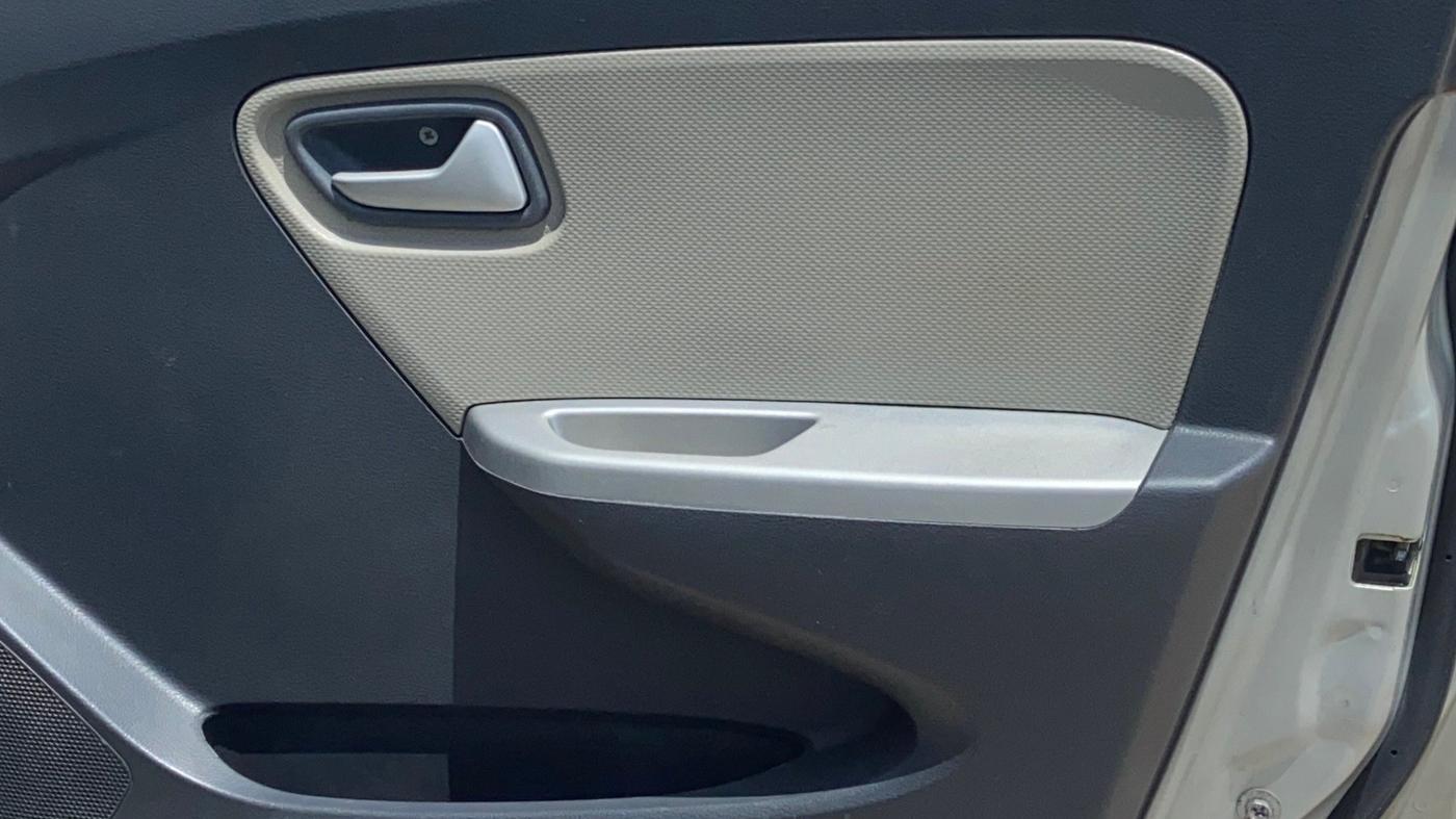 2017 Maruti Alto K10 VXI (O) AMT, Petrol, Automatic, 34,592 km, Driver Side Door Panels Control