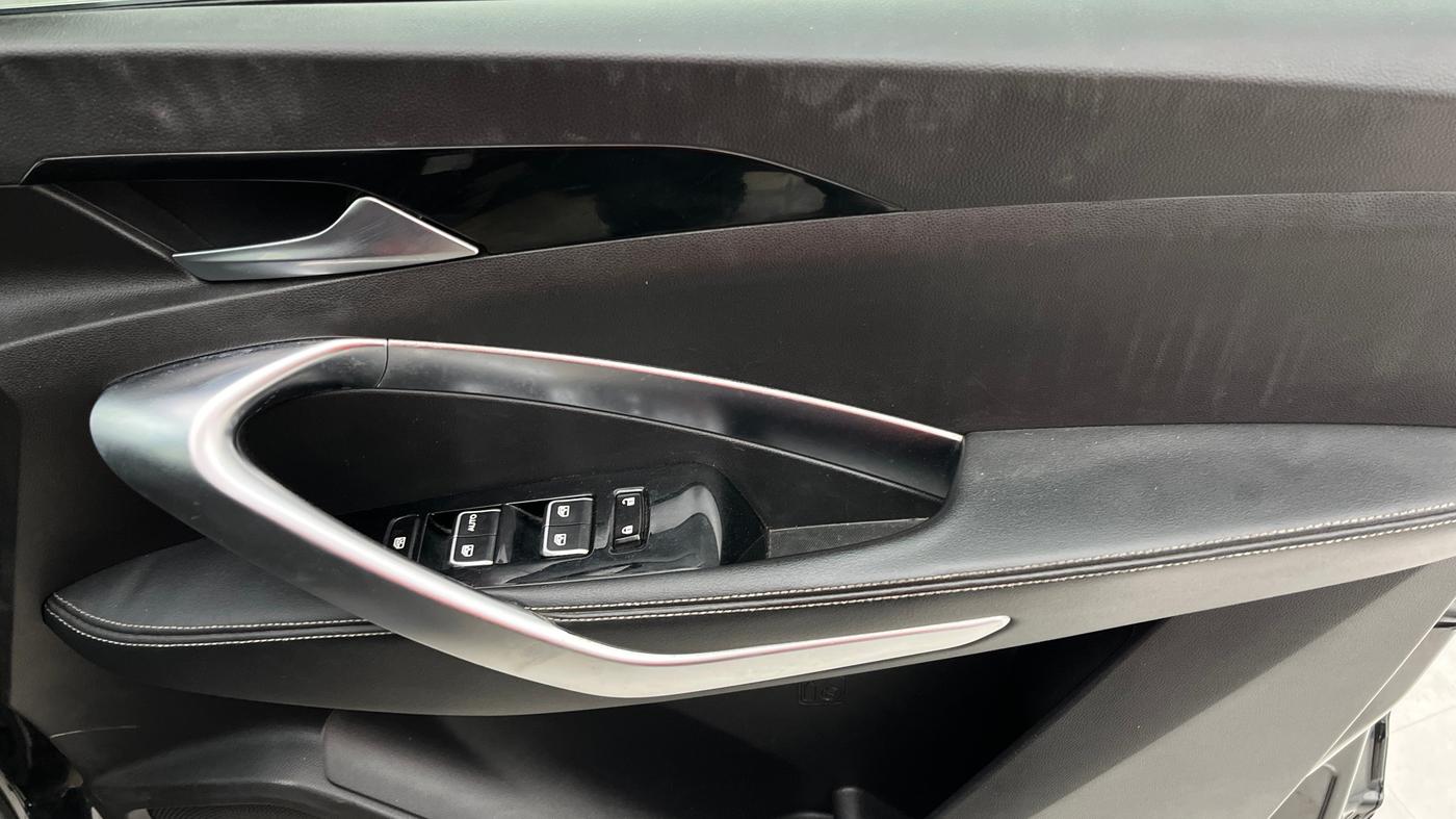 2019 MG HECTOR SHARP HYBRID 1.5 PETROL, Petrol, Manual, 75,931 km, Driver Side Door Panels Control