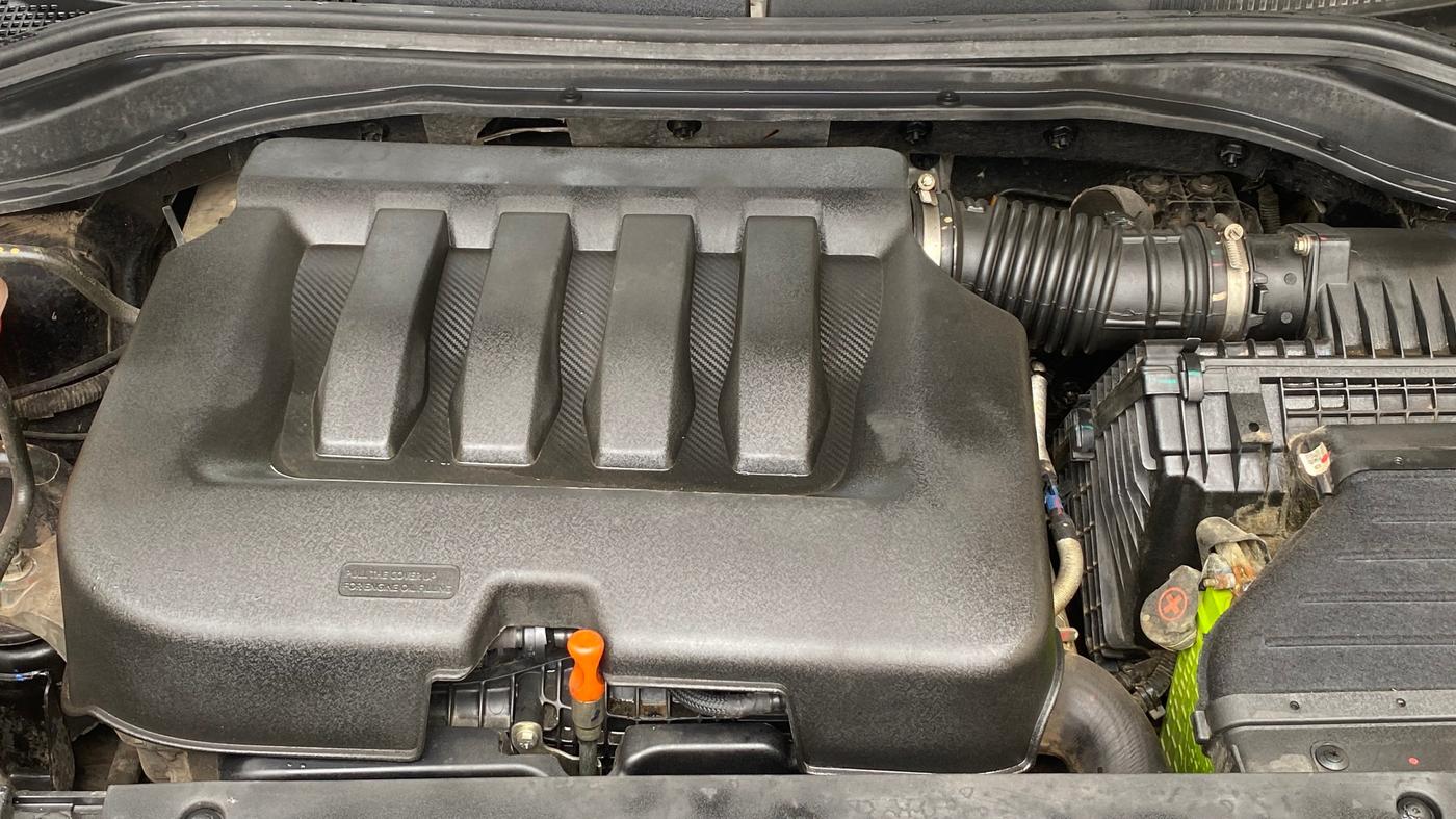 2021 Mahindra XUV700 AX 7 LUXURY P AT 7 STR, Petrol, Automatic, 65,764 km, Engine View