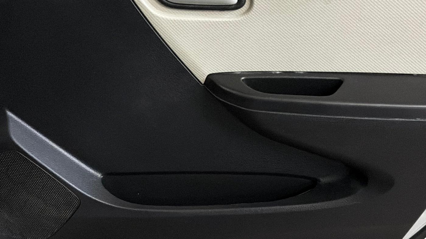 2020 Maruti Alto LXI, Petrol, Manual, 20,829 km, Driver Side Door Panels Control