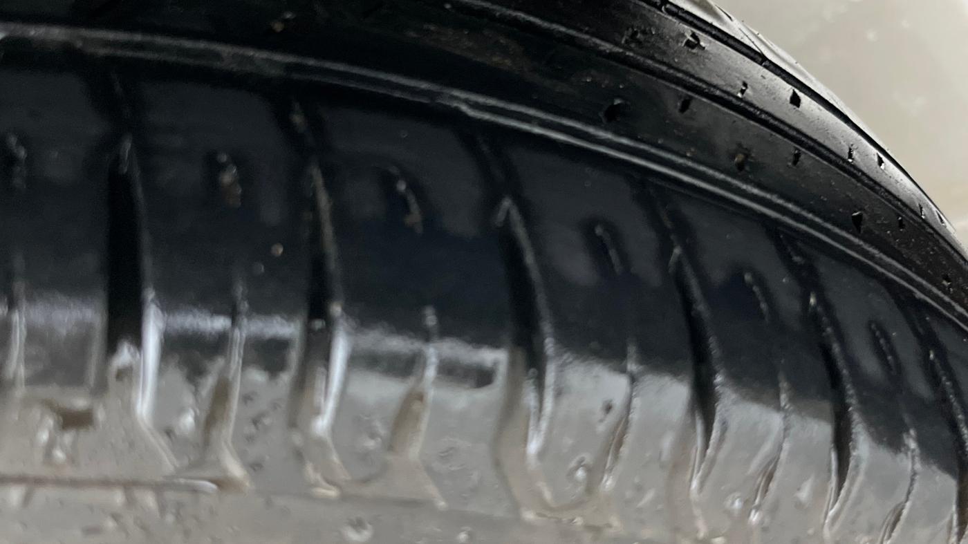 2024 Maruti Swift ZXI PLUS AMT, Petrol, Automatic, 22,202 km, Left Rear Tyre Tread