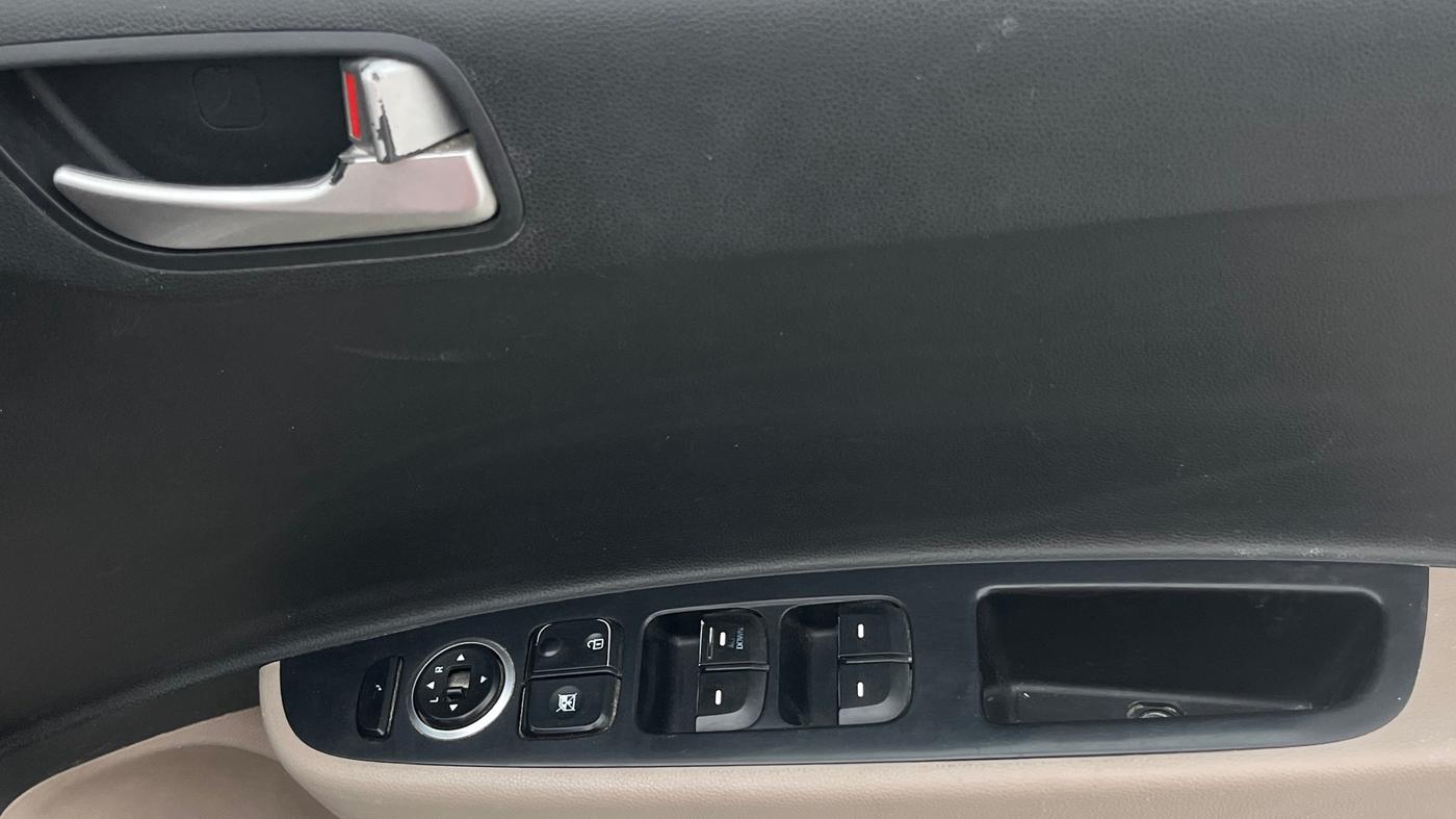 2015 Hyundai Grand i10 ASTA AT 1.2 KAPPA VTVT, Petrol, Automatic, 78,909 km, Driver Side Door Panels Control