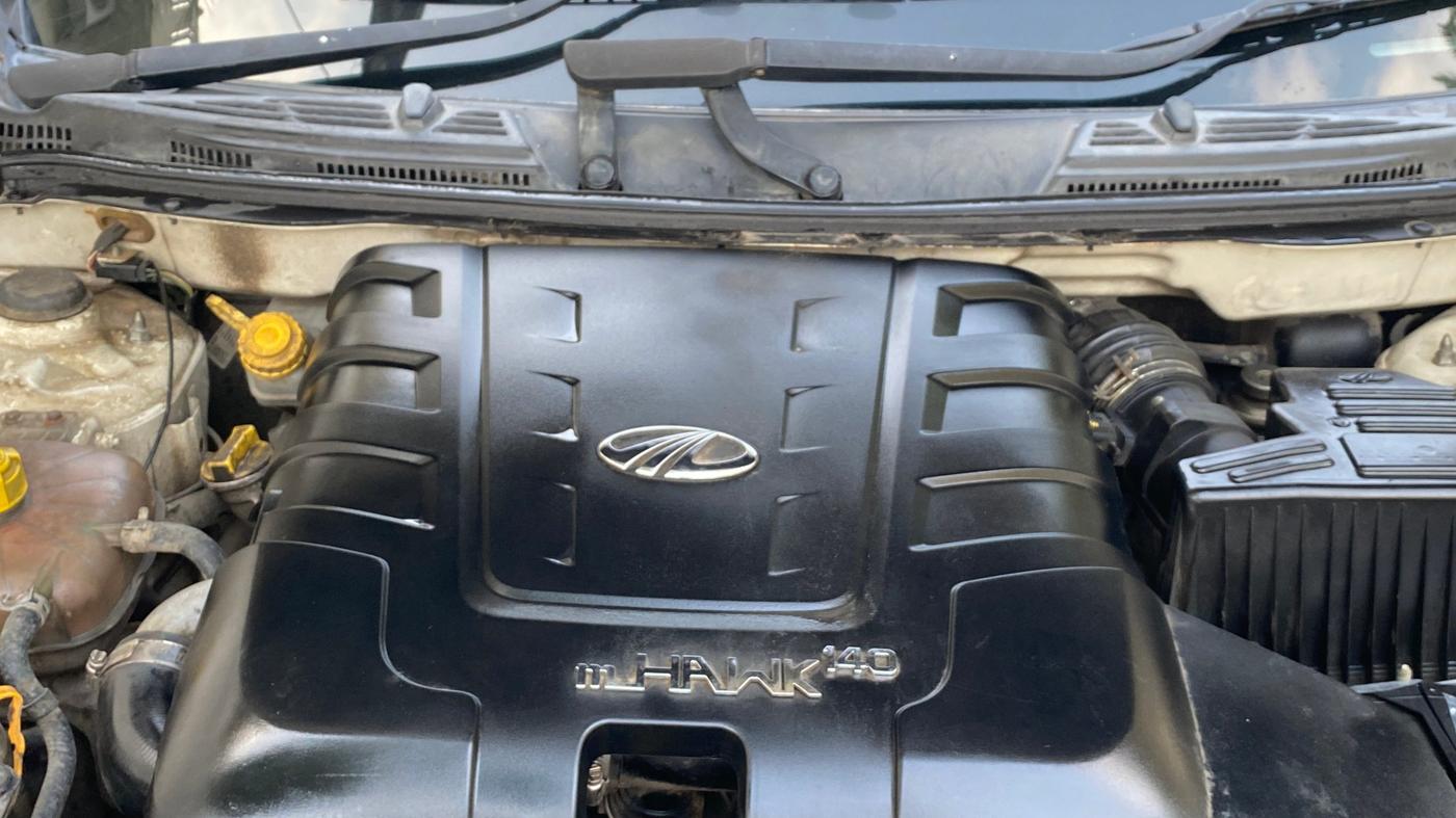 2016 Mahindra XUV500 W10, Diesel, Manual, 93,866 km, Engine View