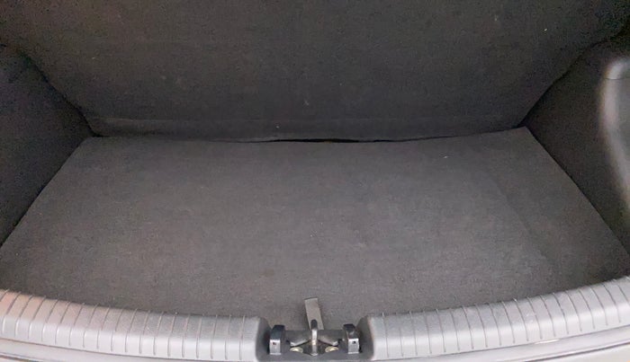 2017 Hyundai Grand i10 ASTA 1.2 KAPPA VTVT, Petrol, Manual, 31,408 km, Boot Inside