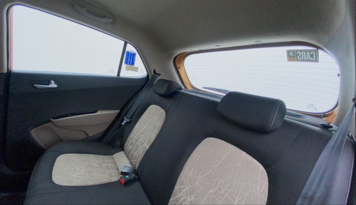 2017 Hyundai Grand i10 ASTA 1.2 KAPPA VTVT, Petrol, Manual, 31,408 km, Right Side Rear Door Cabin