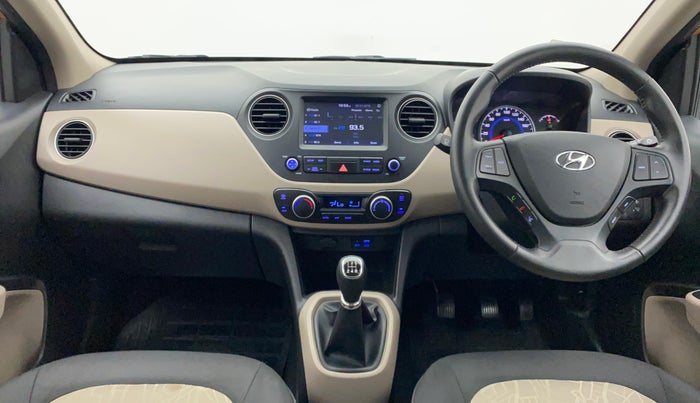 2017 Hyundai Grand i10 ASTA 1.2 KAPPA VTVT, Petrol, Manual, 31,408 km, Dashboard
