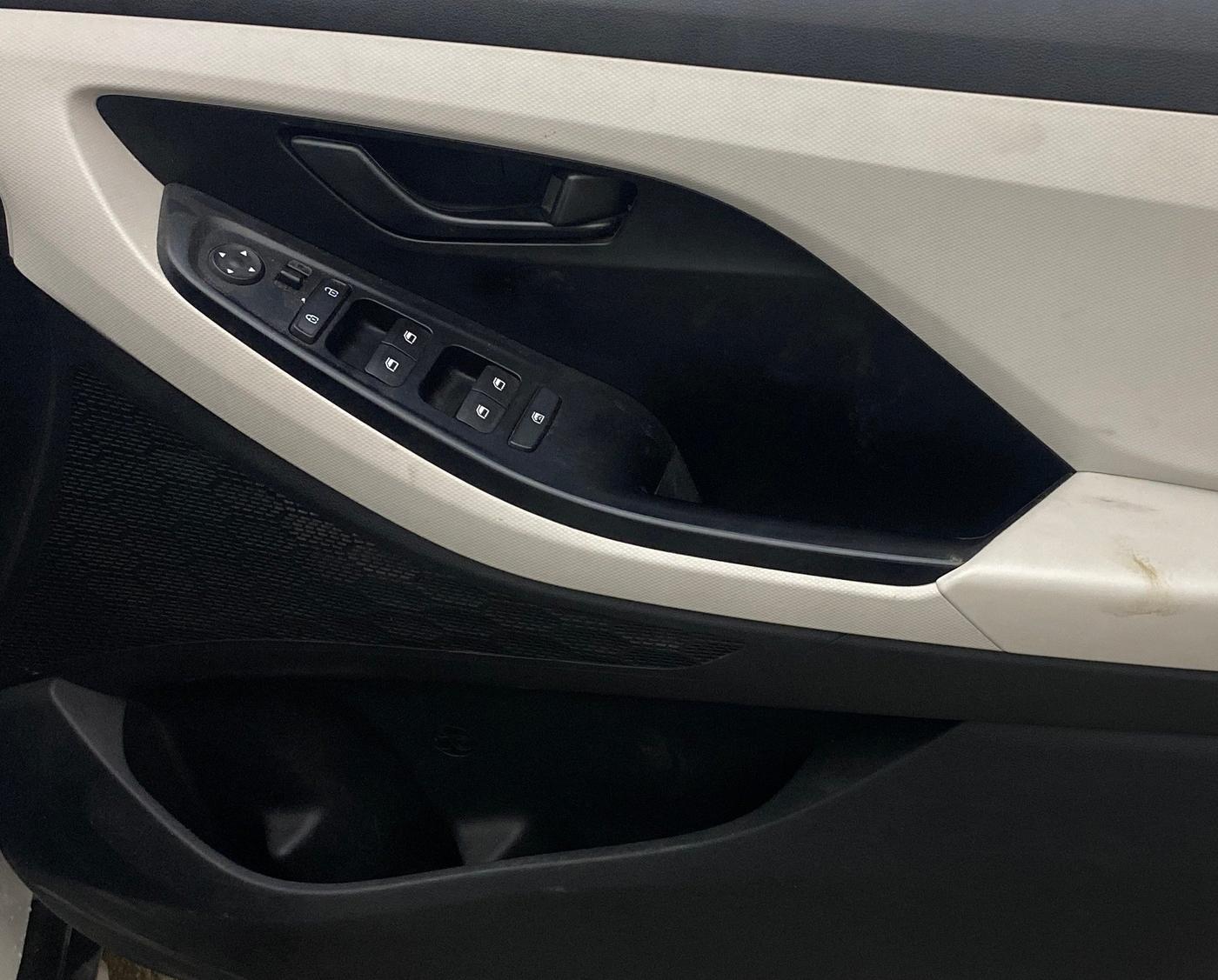 2021 Hyundai Creta EX 1.5 DIESEL, Diesel, Manual, 84,926 km, Driver Side Door Panels Control
