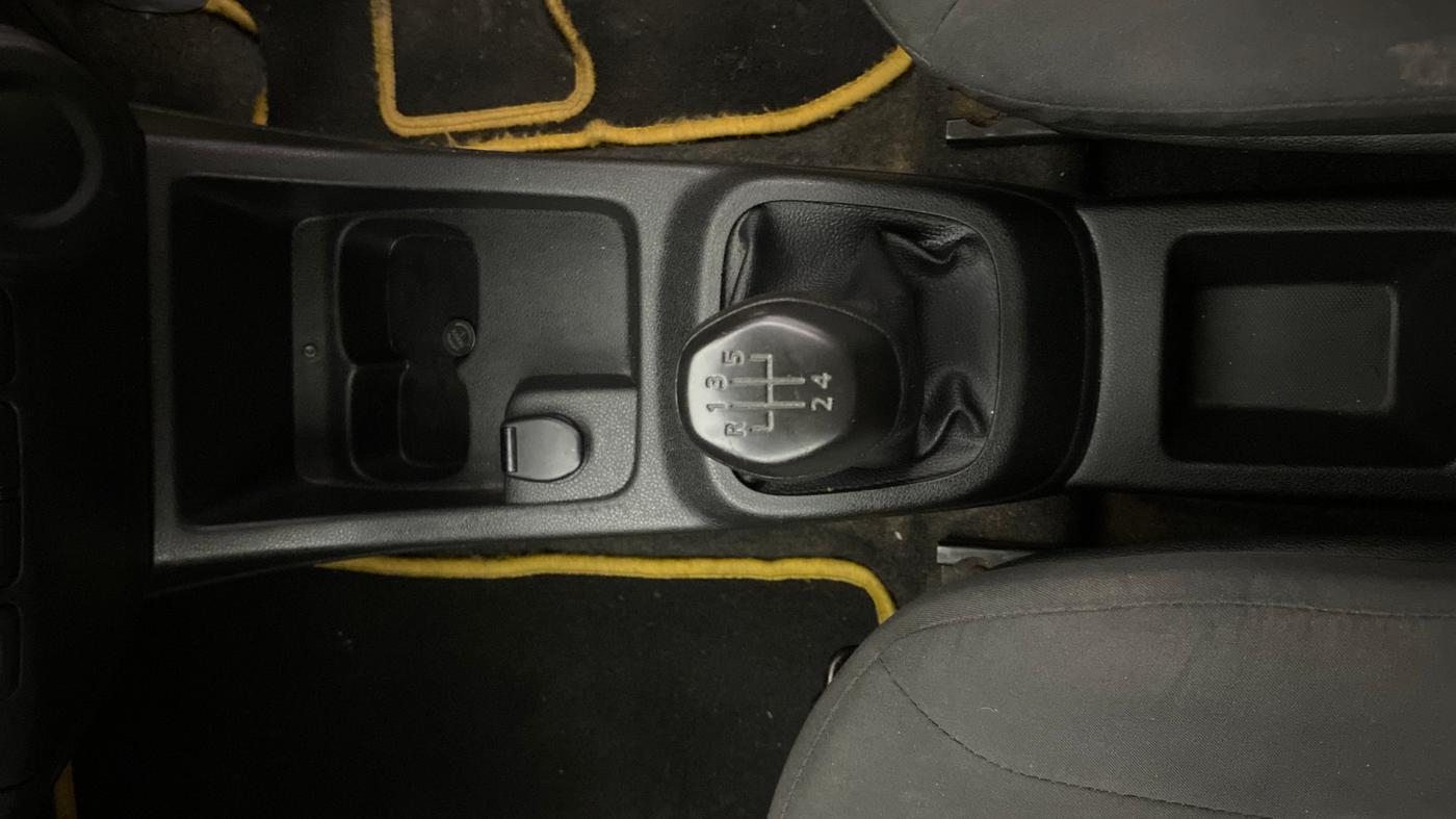 2018 Renault Kwid RXT 1.0, Petrol, Manual, 49,677 km, Gear Lever