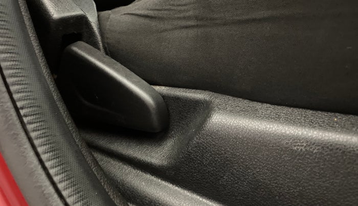 2018 Renault Kwid RXT 1.0, Petrol, Manual, 49,665 km, Driver Side Adjustment Panel