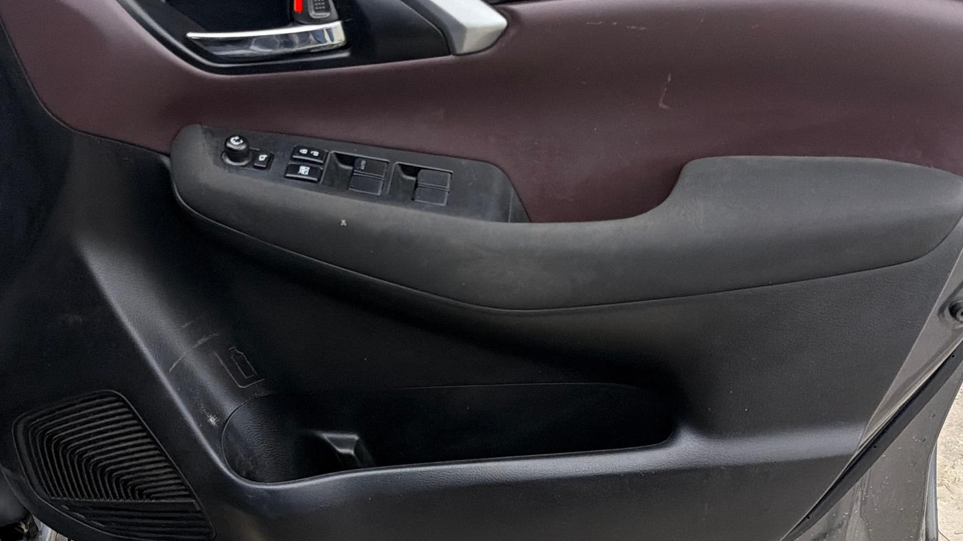 2024 Maruti Grand Vitara SIGMA SMART HYBRID, Petrol, Manual, 45,152 km, Driver Side Door Panels Control