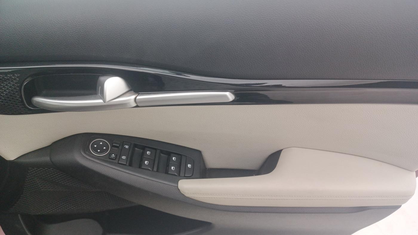 2020 KIA SELTOS HTX IVT 1.5 PETROL, Petrol, Automatic, 70,765 km, Driver Side Door Panels Control