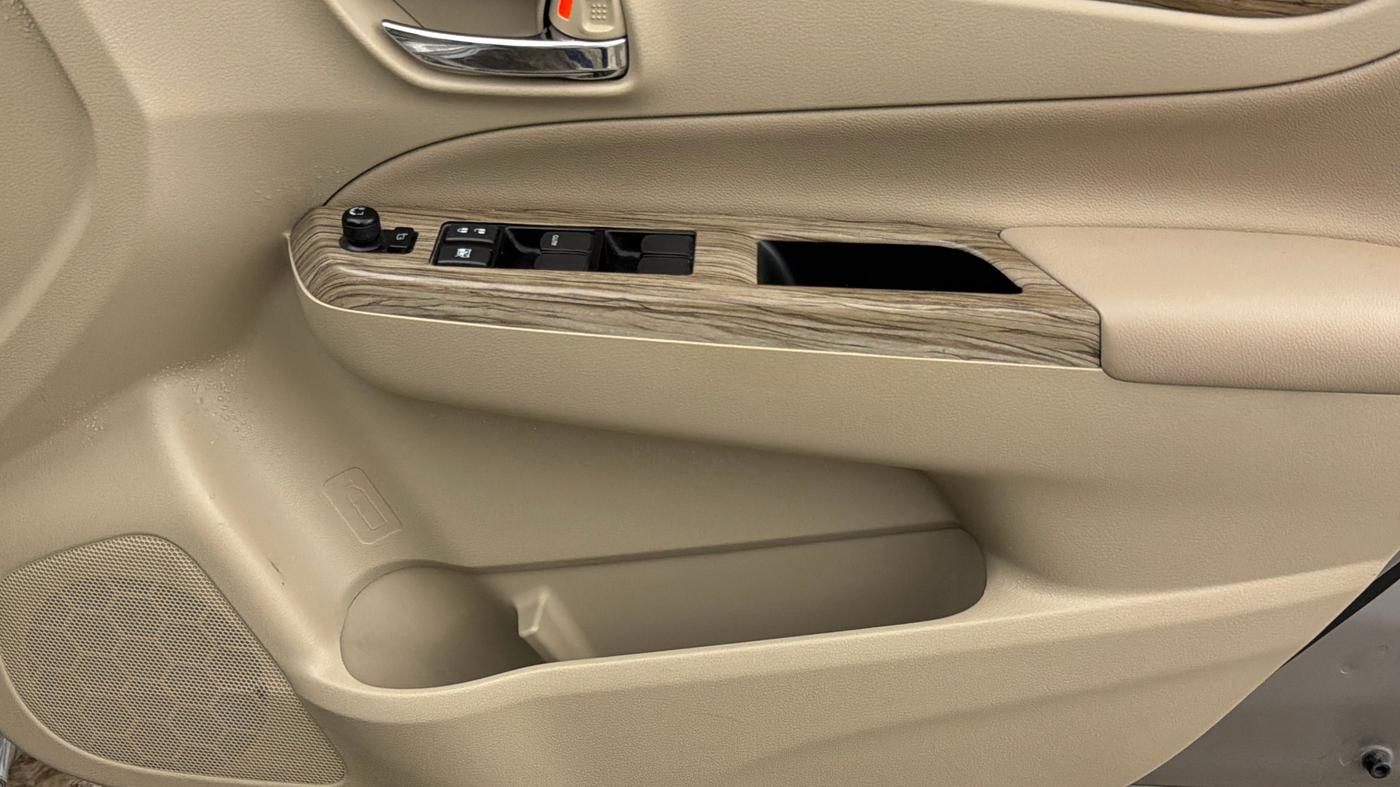 2020 Maruti Ciaz ALPHA 1.5 SHVS PETROL, Petrol, Manual, 81,045 km, Driver Side Door Panels Control
