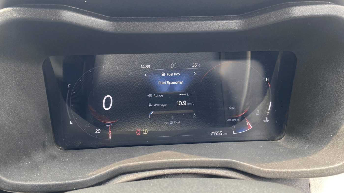 2024 Mahindra XUV 3XO AX5 1.2 L TCMPFi, Petrol, Manual, 71,544 km, Odometer Image