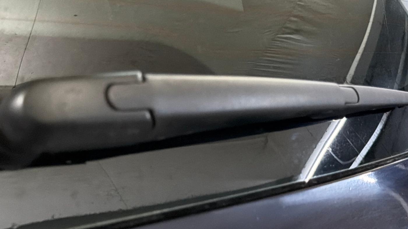 2023 Mahindra XUV700 AX 5 P AT 5 STR, Petrol, Automatic, 62,943 km, Rear Wiper