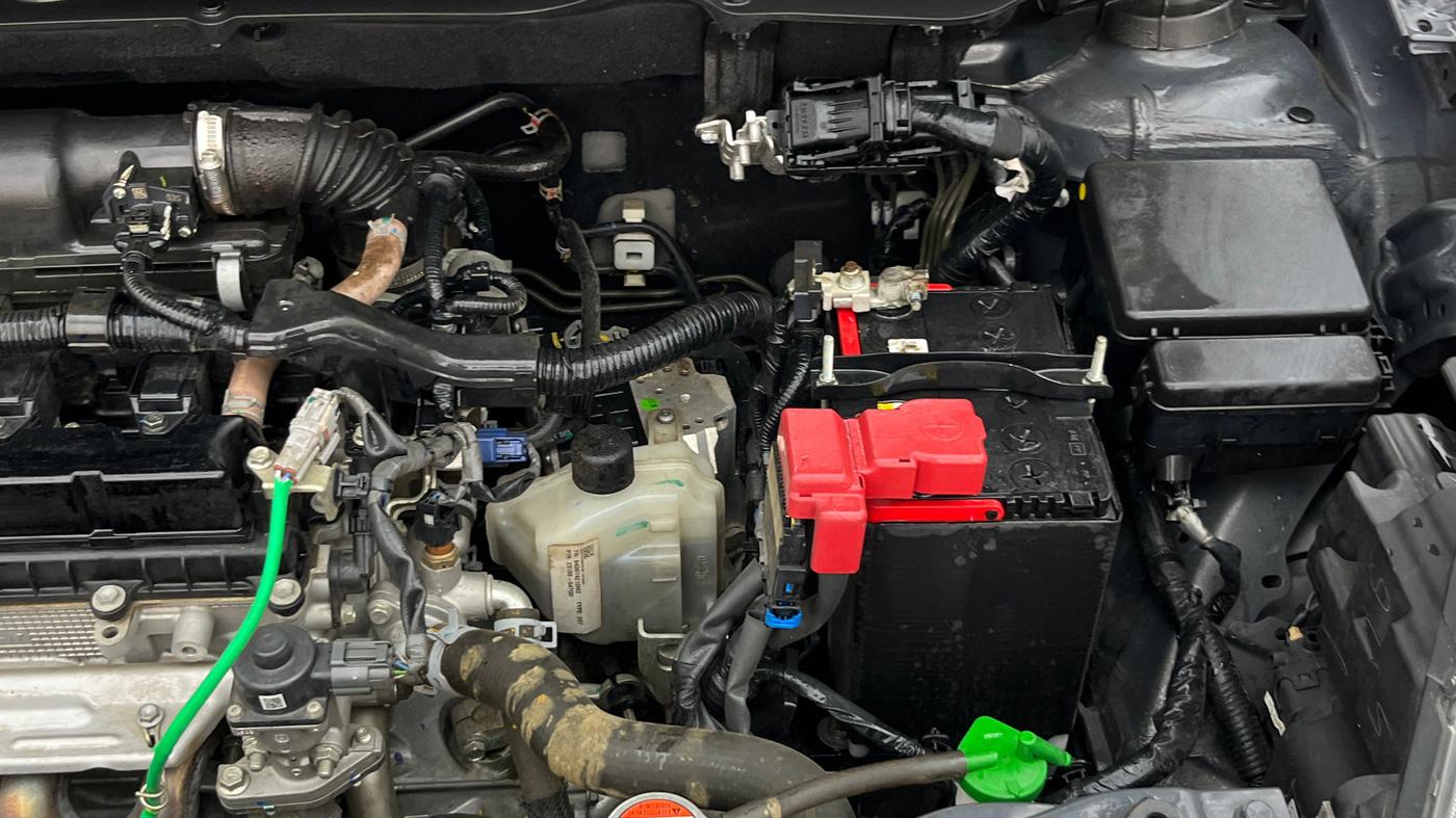 2023 Maruti Swift ZXI PLUS AMT, Petrol, Automatic, 14,108 km, Engine View - Left