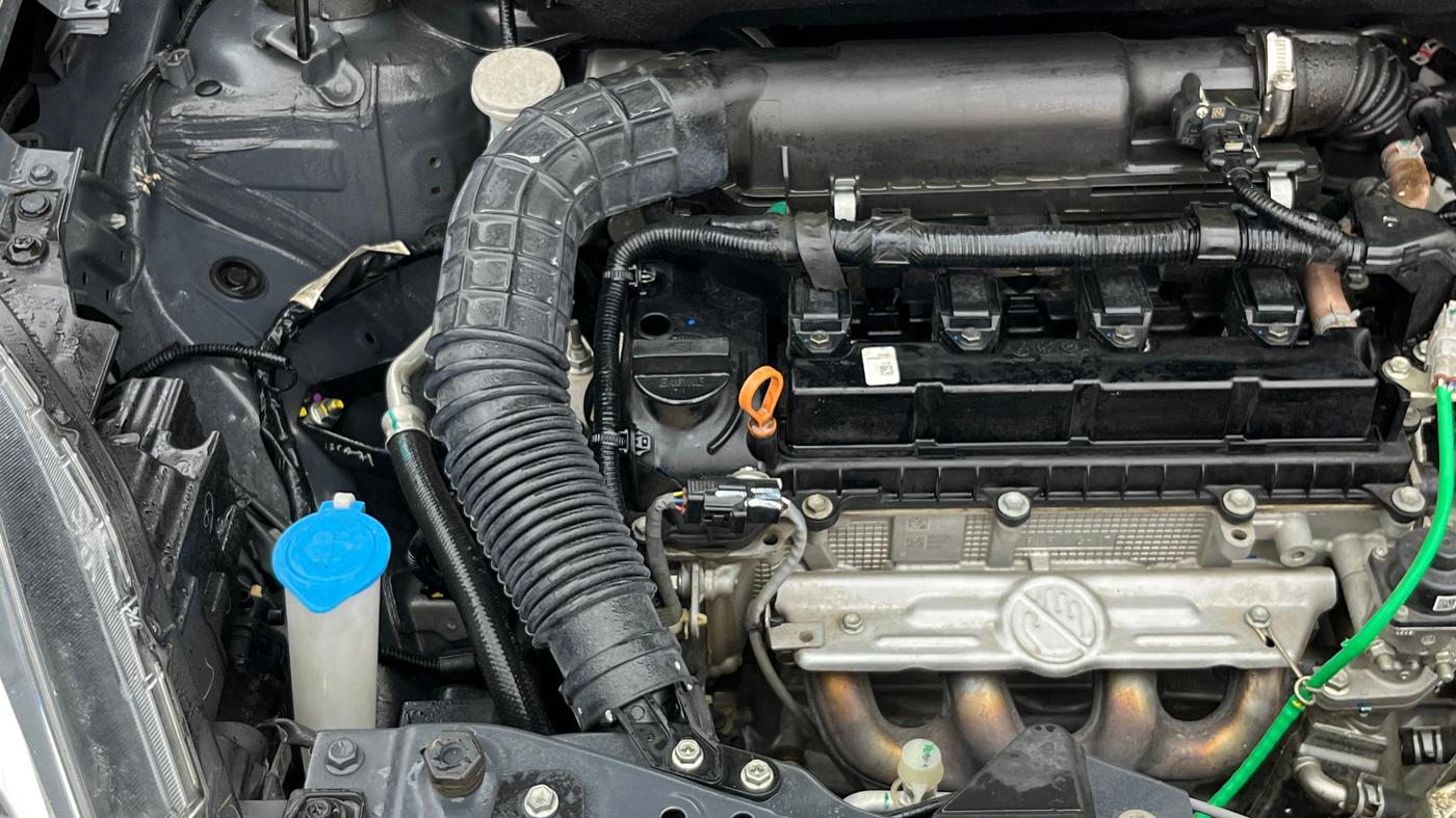 2023 Maruti Swift ZXI PLUS AMT, Petrol, Automatic, 14,108 km, Engine View - Right