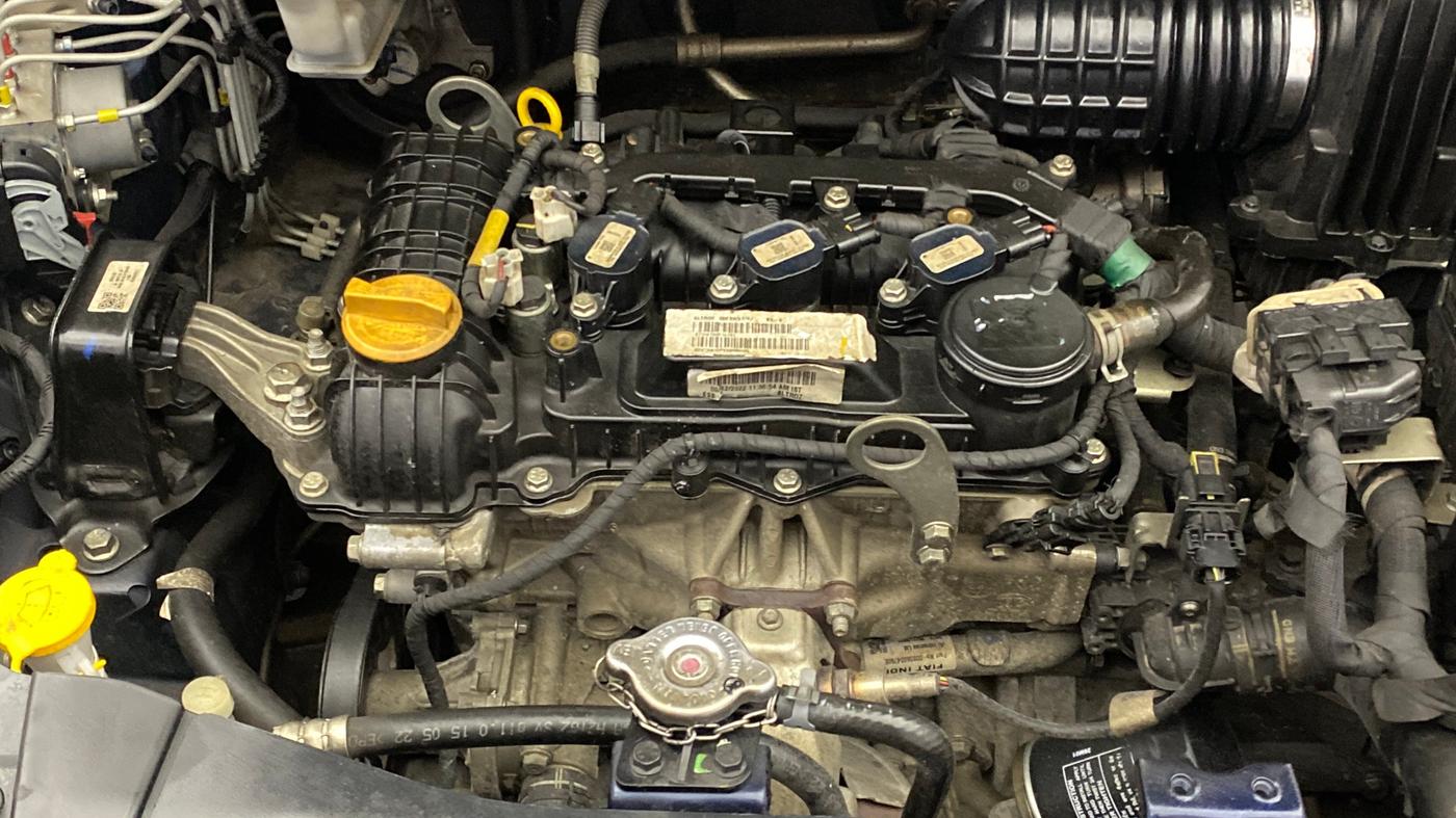 2022 Tata ALTROZ XT PETROL, Petrol, Manual, 89,709 km, Engine View - Right