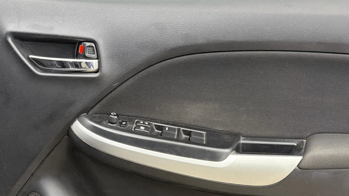 2019 Maruti Baleno ALPHA CVT PETROL 1.2, Petrol, Automatic, 53,271 km, Driver Side Door Panels Control