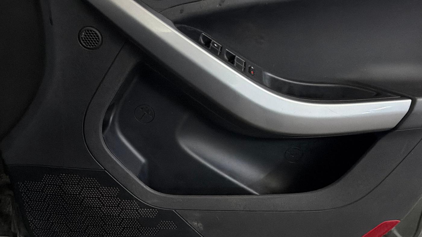 2020 Tata NEXON XMA PETROL, Petrol, Automatic, 92,329 km, Driver Side Door Panels Control