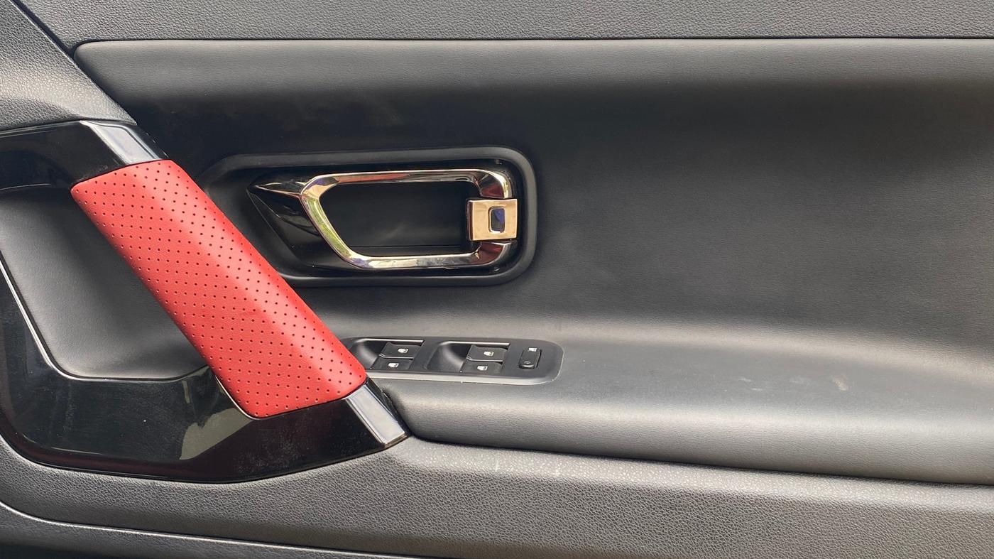 2023 Tata Harrier XZA + O 2.0L RED DARK EDITION 5 STR, Diesel, Automatic, 14,786 km, Driver Side Door Panels Control
