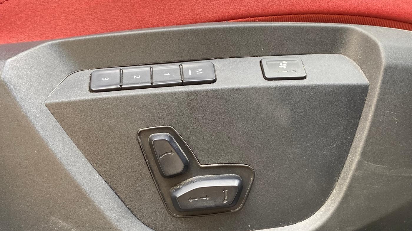 2023 Tata Harrier XZA + O 2.0L RED DARK EDITION 5 STR, Diesel, Automatic, 14,786 km, Driver Side Adjustment Panel