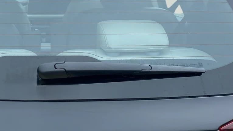 2024 Mahindra XUV700 AX 7 Luxury Pack Petrol AT 6 STR, Petrol, Automatic, 27,909 km, Rear Wiper