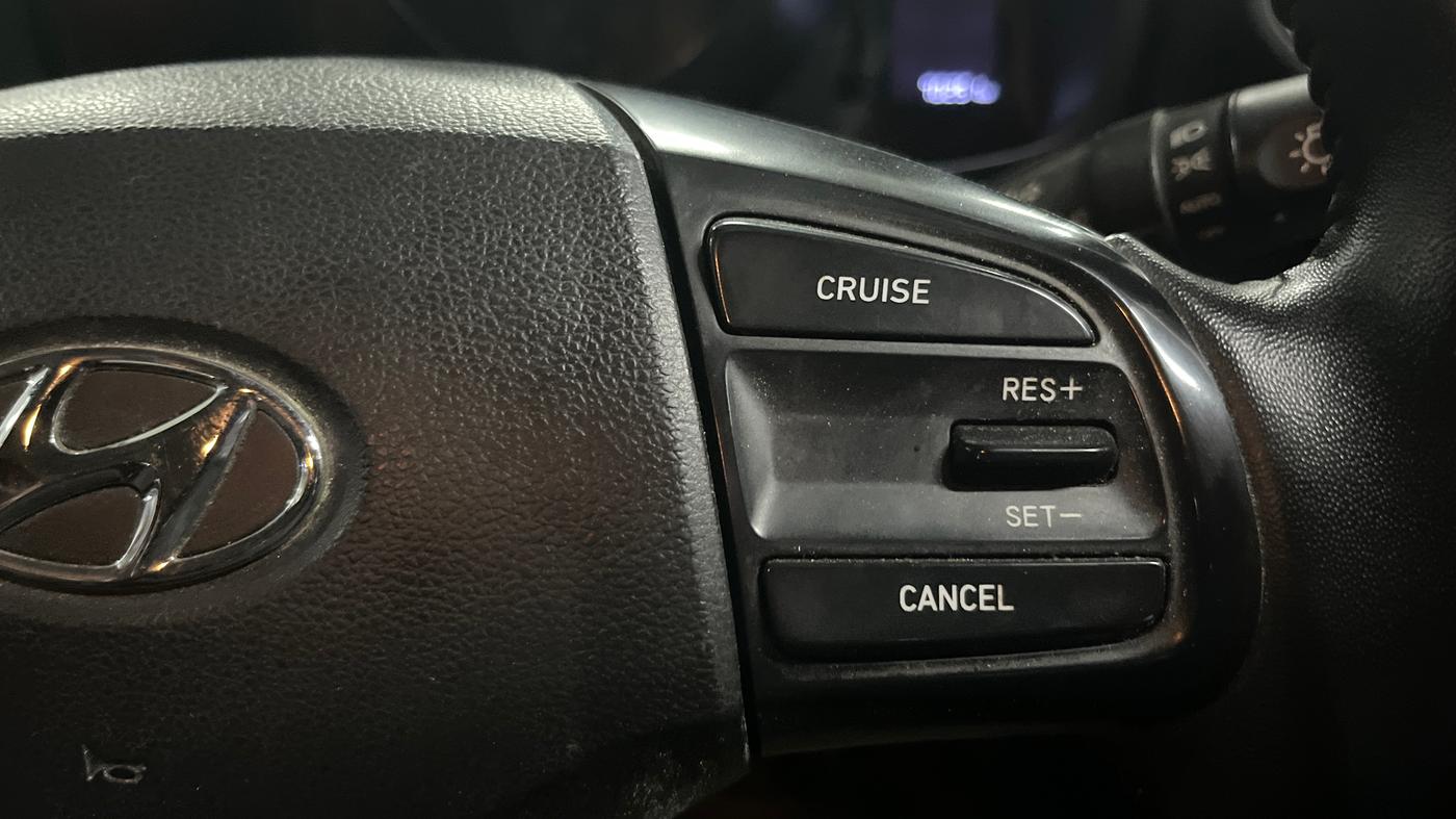 2021 Hyundai VENUE SX 1.0 TURBO, Petrol, Manual, 70,230 km, Adaptive Cruise Control