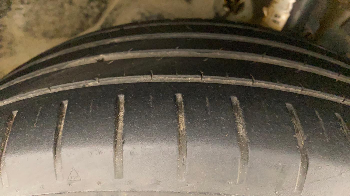 2017 Maruti Baleno ZETA DIESEL 1.3, Diesel, Manual, 82,980 km, Right Front Tyre Tread