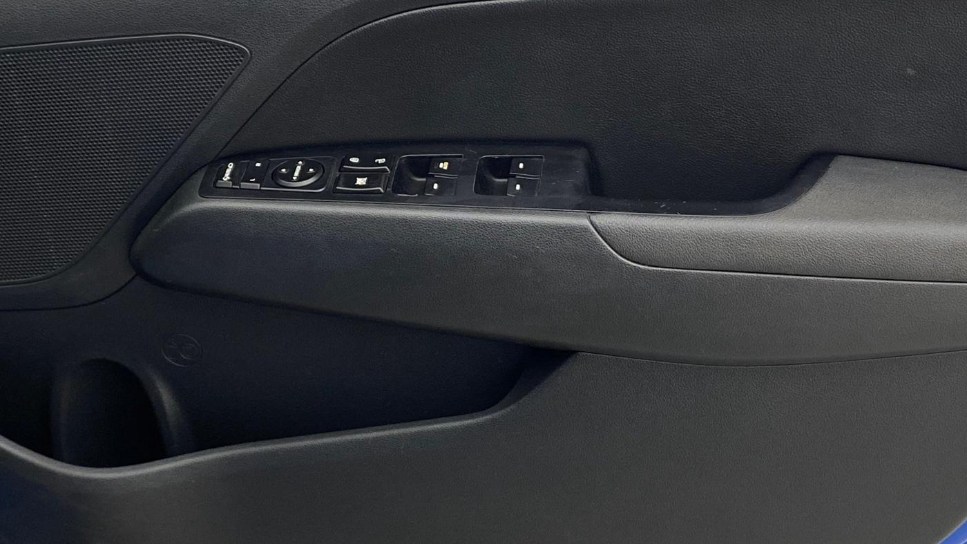 2019 Hyundai New Elantra 2.0 SX(O) AT PETROL, Petrol, Automatic, 60,097 km, Driver Side Door Panels Control