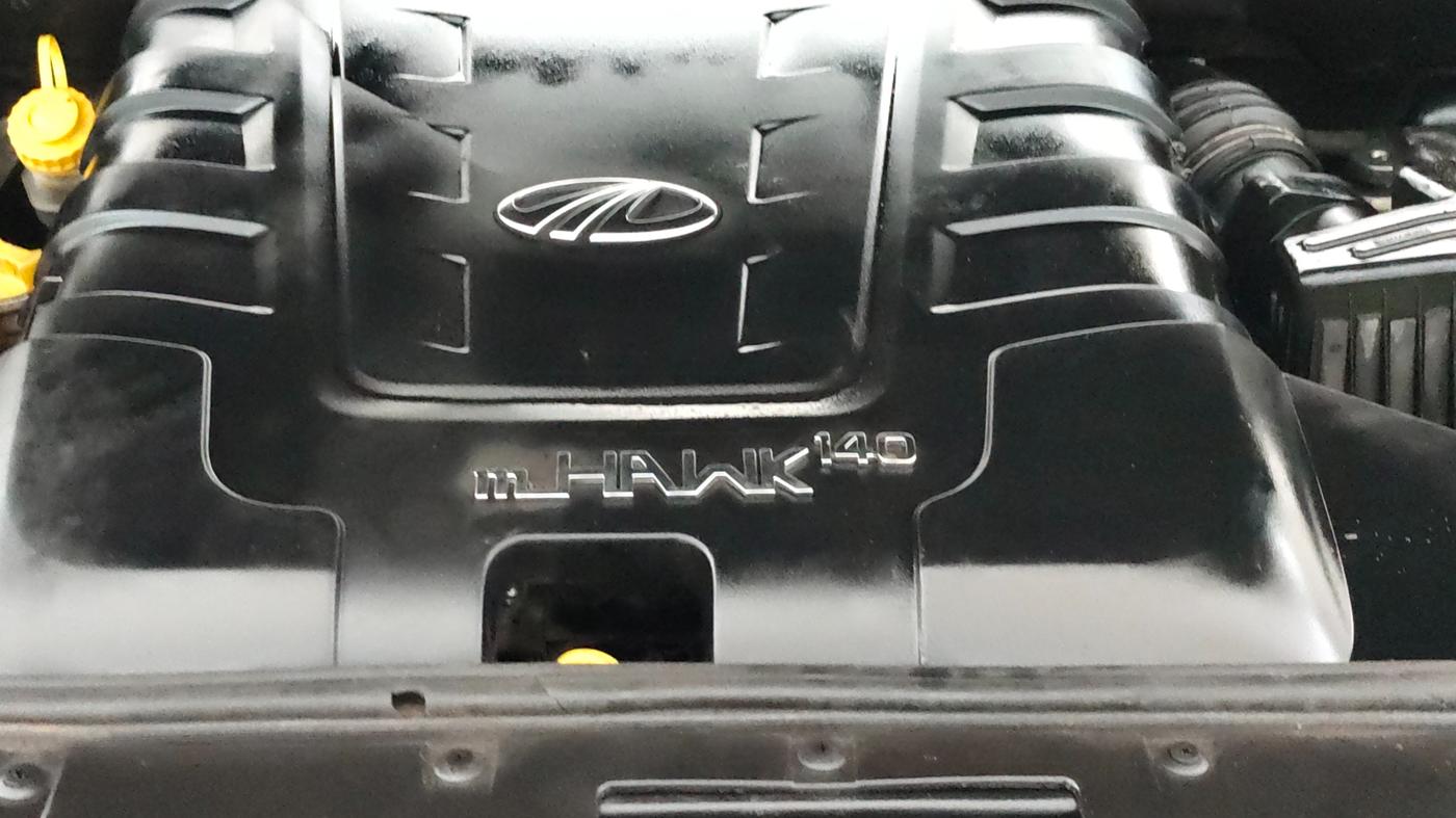 2016 Mahindra XUV500 W8 AT, Diesel, Automatic, 1,18,690 km, Engine View